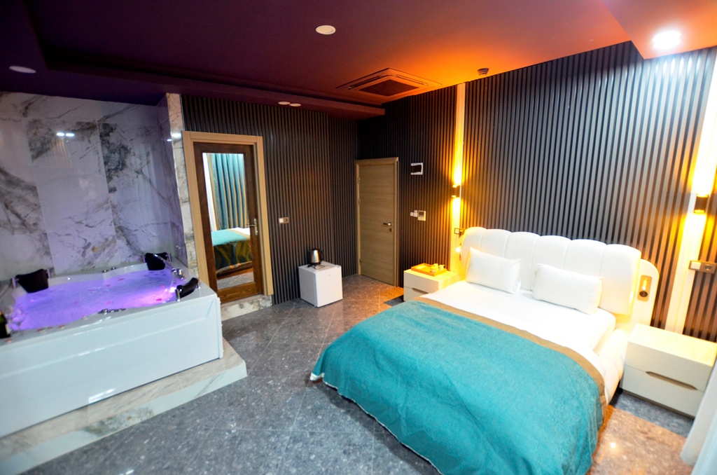 bandirma-jakuzili-otel-odasi